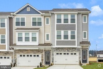 Building Photo - 424 Abigail Ave