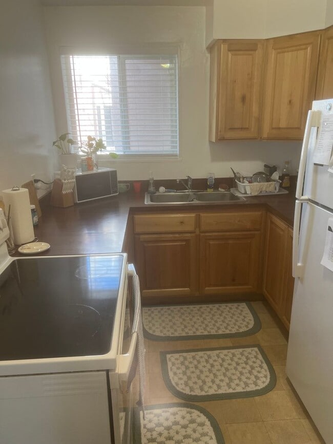 Foto del edificio - 2 bed/1 bath - Available for immediate one...