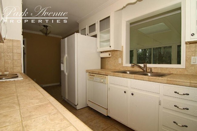 Foto del edificio - 924 Heather Lane--Pending Lease