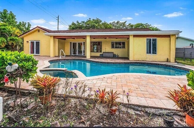 Foto del edificio - 8619 SW 51st St