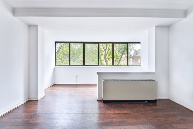 Foto del edificio - 6 Whittier Pl