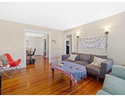 Building Photo - 61 Shirley St