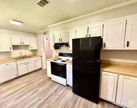 Building Photo - 2215 Sutton Dr