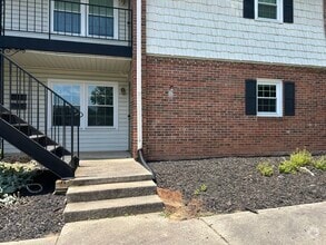 Building Photo - 208 Northpoint Ave Unit F