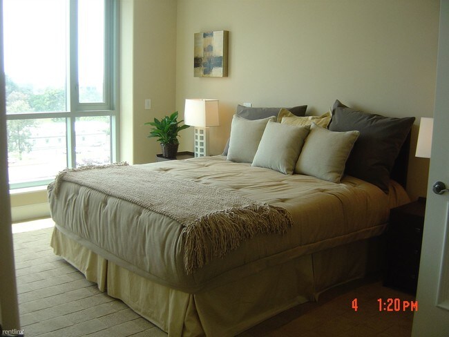 Building Photo - 2 br, 2 bath Apartment - 5041 Scholarship
