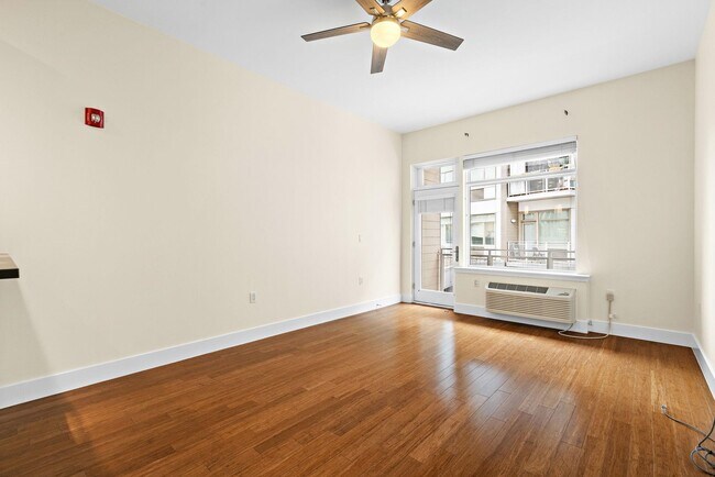 Foto del edificio - 217 Newark Ave