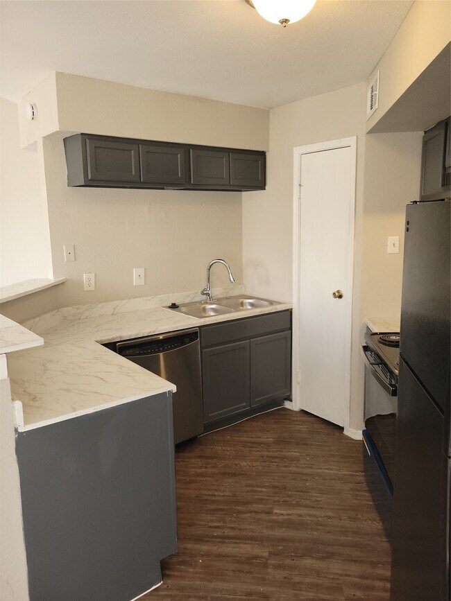 Building Photo - 7200 W T C Jester Blvd