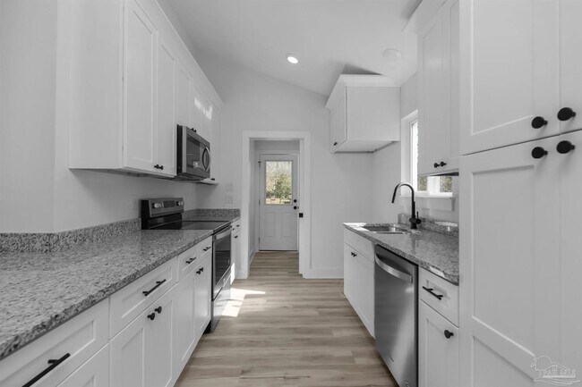 Building Photo - 3299 Compton Dr