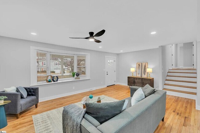 Building Photo - A 4-bedroom GEM!!