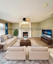 Building Photo - 5259 Pine Haven Dr