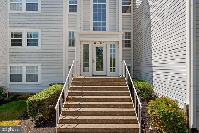 Foto del edificio - 8387 Montgomery Run Rd