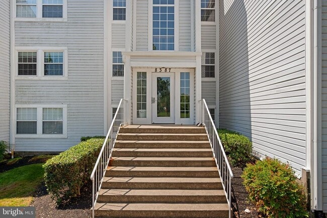 Building Photo - 8387 Montgomery Run Rd