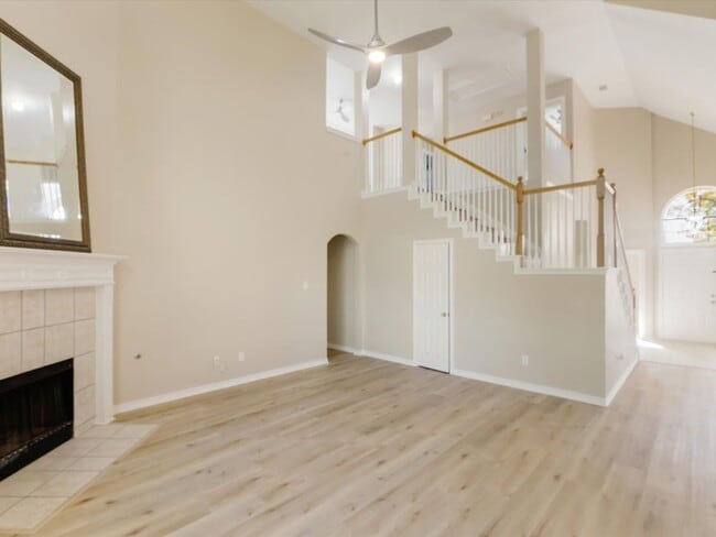 Building Photo - 1622 Stratford Dr