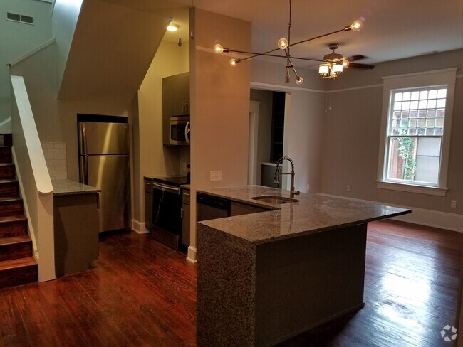 Building Photo - 317 4th St NE