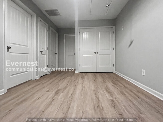 Building Photo - 3 Bed, 2.5 Bath Home with Attached Garage / Pet-Friendly / Available Now!