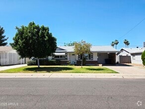 Building Photo - 3039 W Bloomfield Rd