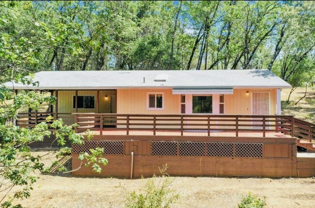 Building Photo - 10315 Pleasant Valley Rd