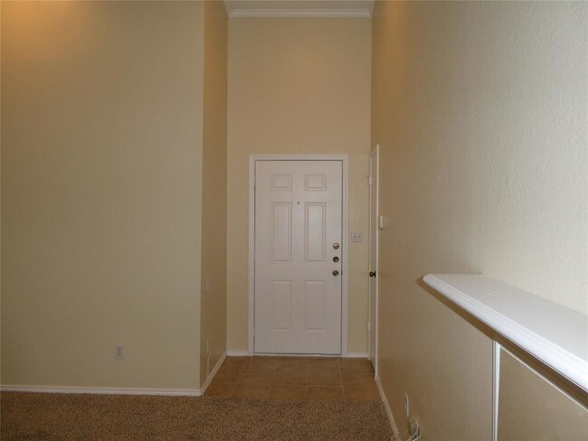 Foto del edificio - 2700 Silver Creek Dr