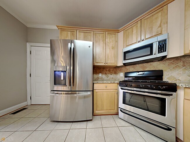 Foto del edificio - 2410 Kennesaw Oaks Ct NW