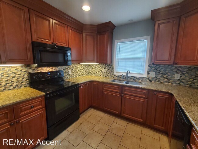 Building Photo - 3 br, 1.5 bath House - 2261 Mason Drive