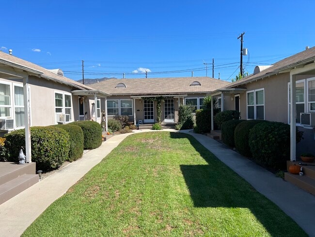 Building Photo - 428 N Glenwood Plz