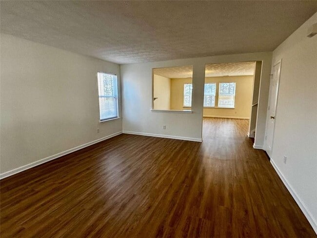 Foto del edificio - 2735 Meadow Trace Dr