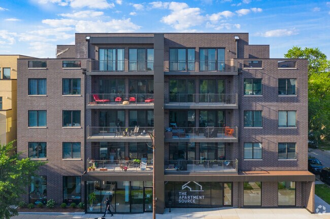 Foto del edificio - 2535 W Fullerton Ave