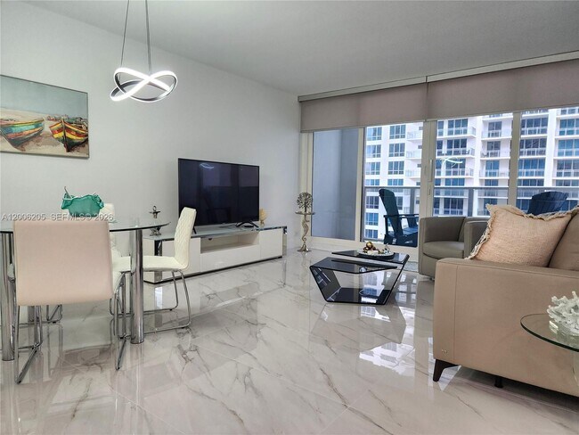 Building Photo - 3505 S Ocean Dr