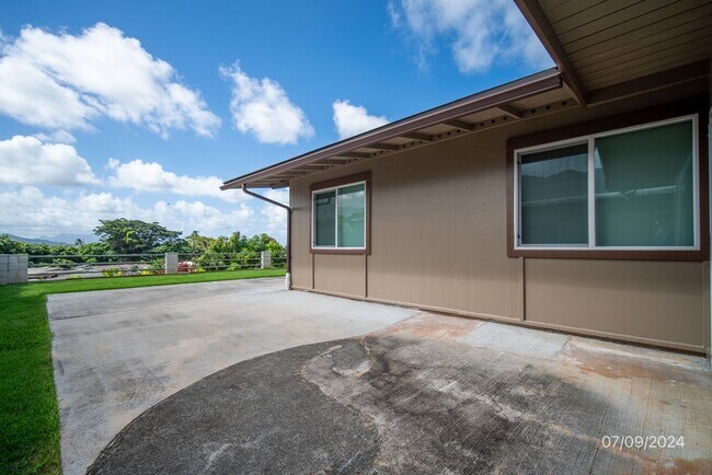 Building Photo - $4,600 / 3br - 1875ft2 - Stunning 3BR/2BA ...