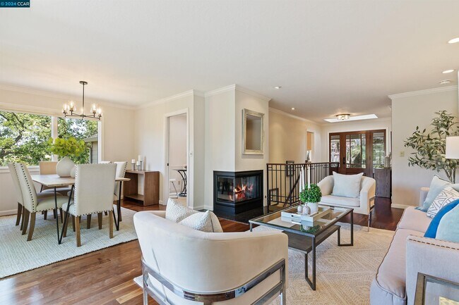 Building Photo - 3346 Woodview Ct