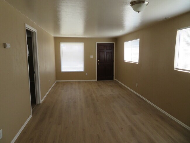 Foto del edificio - 726 E Fountain Blvd