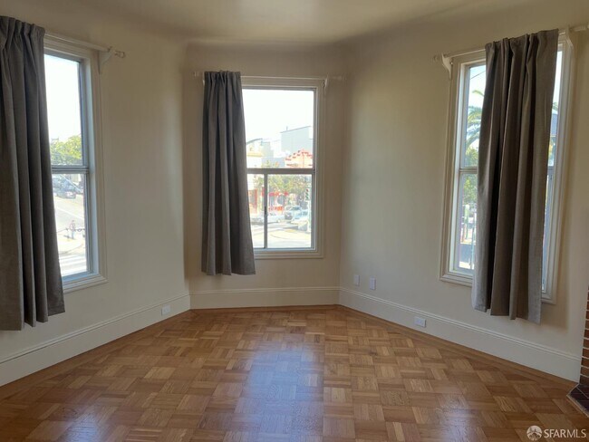 Foto del edificio - 4905 3rd St