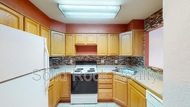 Building Photo - 1708 Sawyer Way