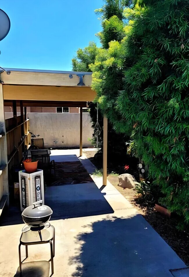 Foto del edificio - 327 N Lincoln Ave