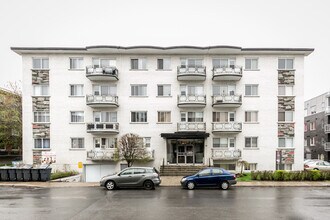 Building Photo - 560 Av 33E