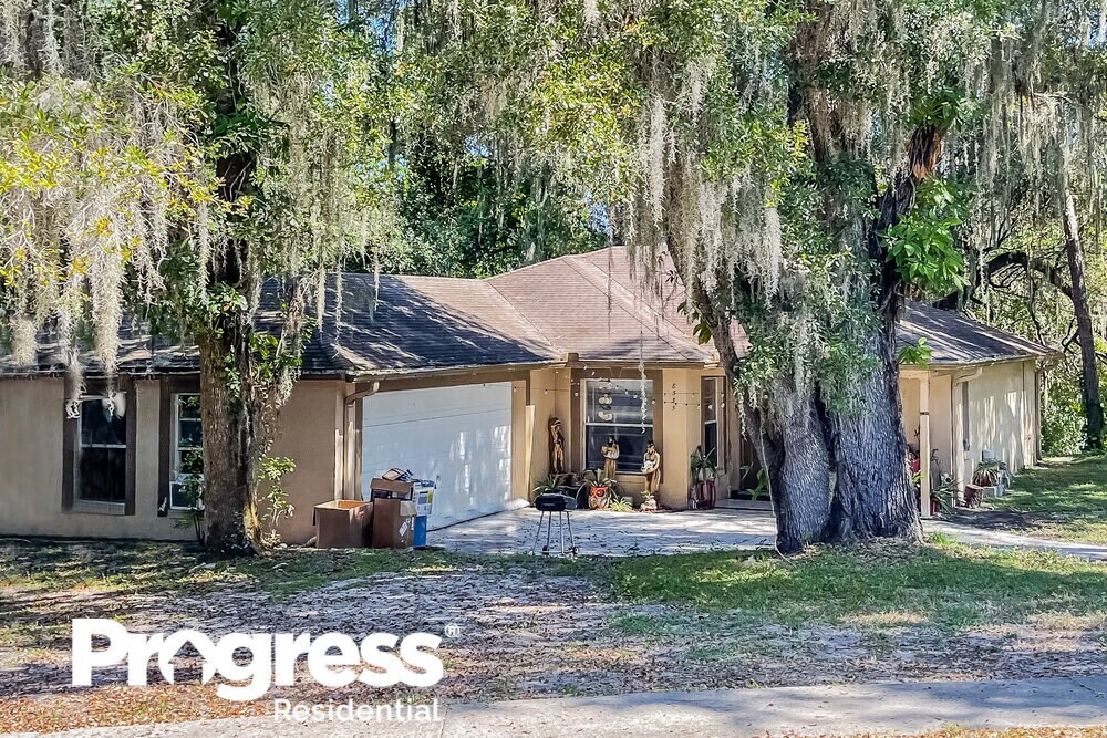 Primary Photo - 8335 N Socrum Loop Rd