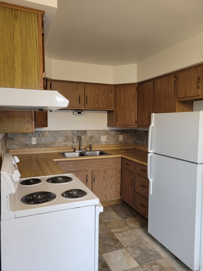 W156N11505 Fond du Lac Ave Unit 1, Germantown, WI 53022 - W156N11505 ...