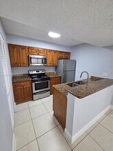 Building Photo - 1241 SW 46th Ave