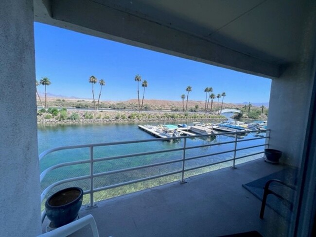 Foto del edificio - 1BR Furnished Waterfront Condo Roadhaven M...