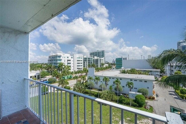Building Photo - 6545 Indian Creek Dr