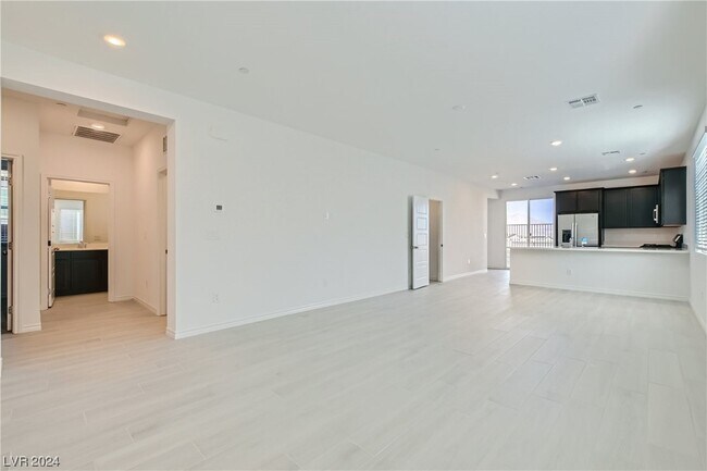 Building Photo - 9770 Redwood Cascade St
