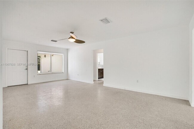 Foto del edificio - 9372 Abbott Ave