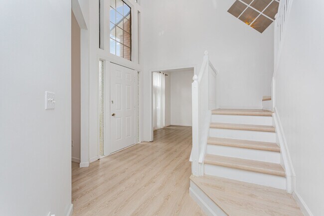 Foto del edificio - 662 Cherry Hill Dr