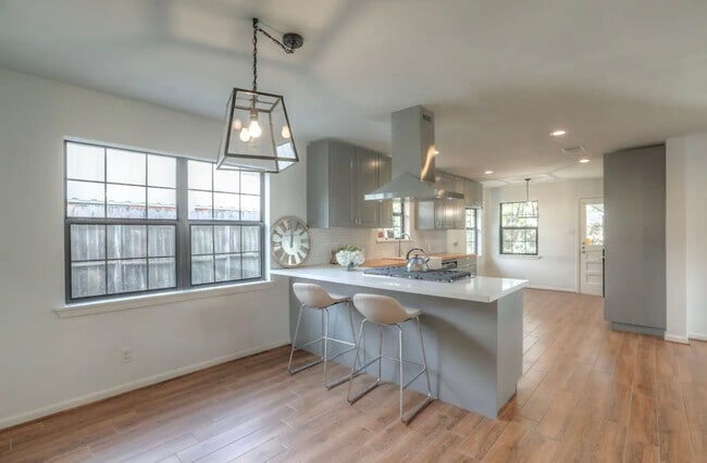 Building Photo - 5604 Flack Dr