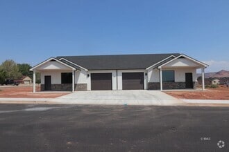 Building Photo - 397 W Willow Dr