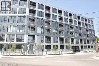 Building Photo - 116 King St W