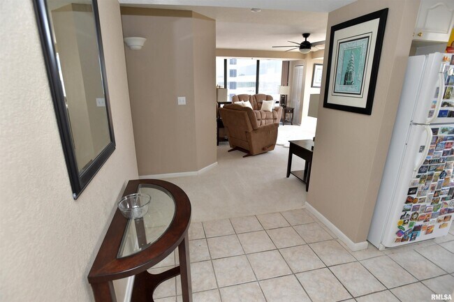 Building Photo - 123 SW Jefferson Ave