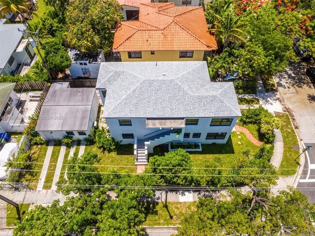 Foto del edificio - 4222 NE 1st Ave