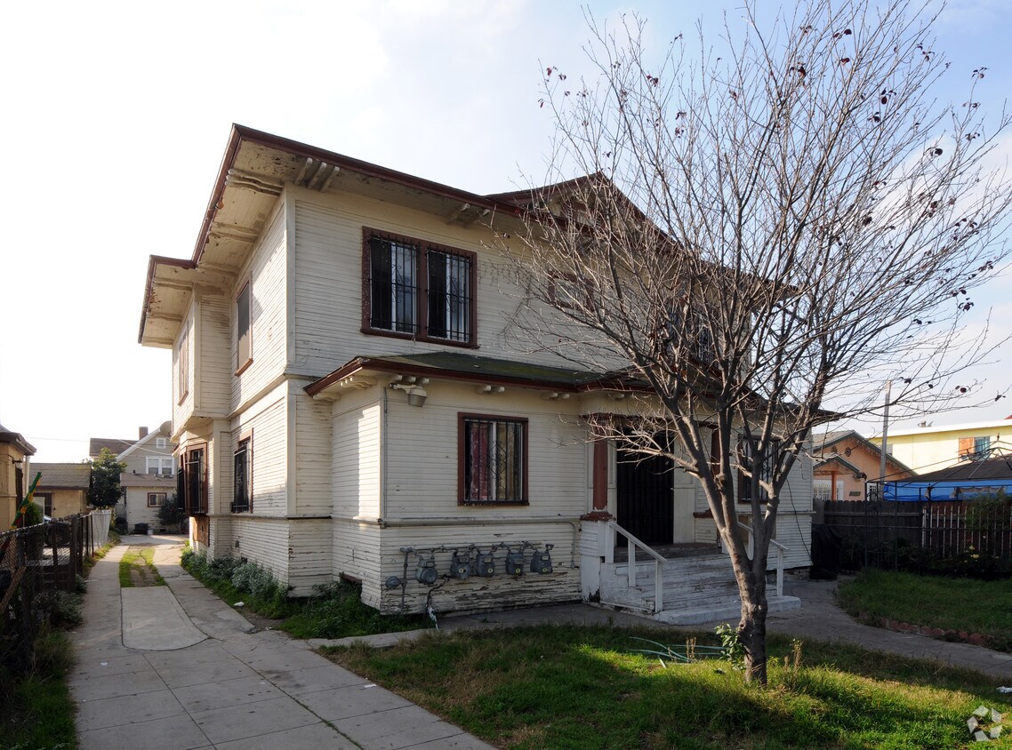 Primary Photo - 758 E 50th St