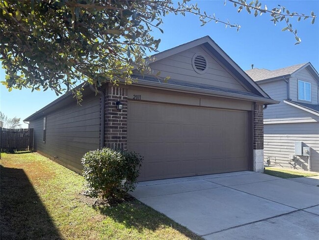 Foto del edificio - 2011 Langdale Ln